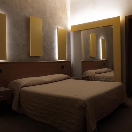 Dealuna Motel Fidenza Luaran gambar