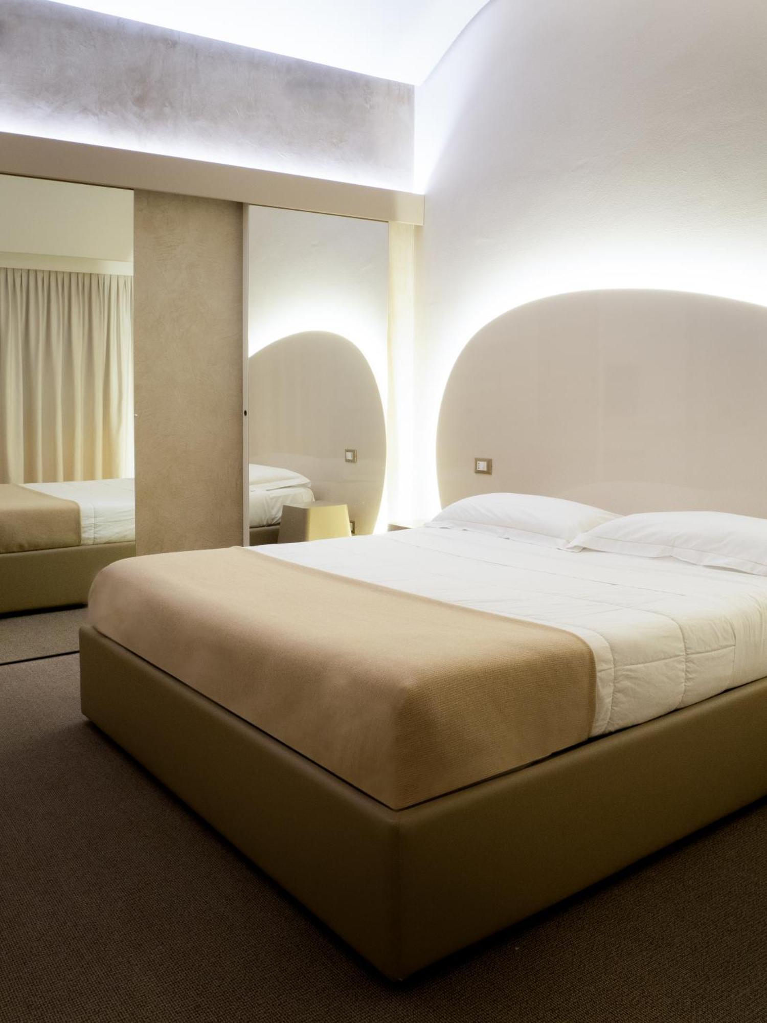 Dealuna Motel Fidenza Luaran gambar